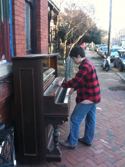 Nothing like a little sidewalk piano. 