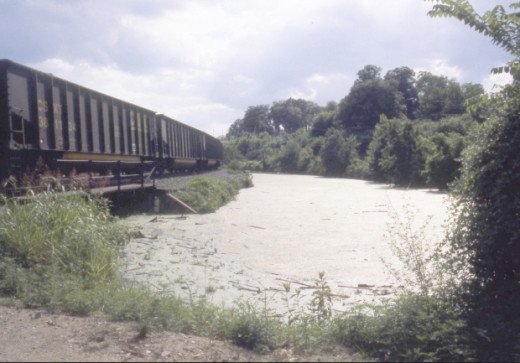Water in canal at 83 feet elevation at Cherry Street, Park Hydro, 1990s (Source - VCU Libraries)