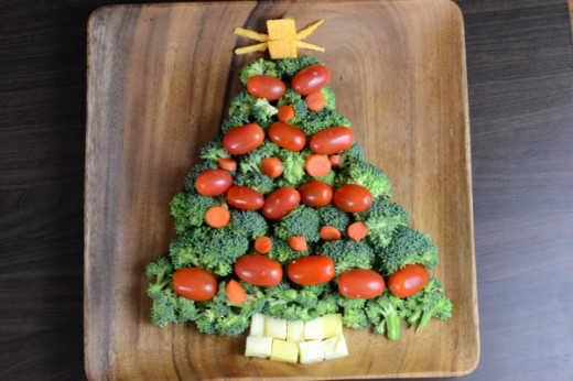 vegetable-and-cheese-christmas-tree